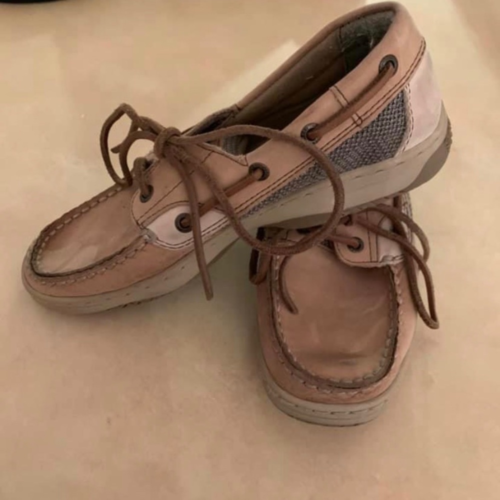 Girls Sperry’s topsiders sz  3 great!!!!! Tan
